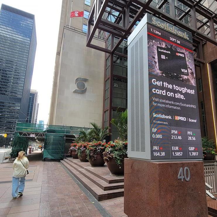 S&P/TSX composite up as gold, oil climb; U.S. stocks mixed